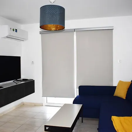 Sunny Rooftop In 91sqm Terrace Delight! アパート *