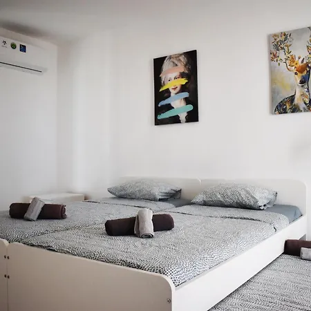 アパート Sunny Rooftop In 91sqm Terrace Delight!