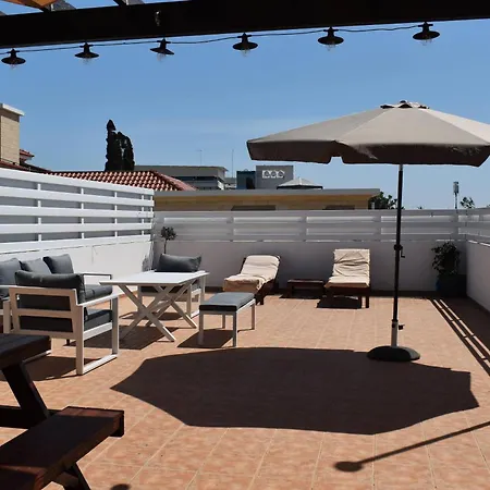 Sunny Rooftop In 91sqm Terrace Delight! Apartman