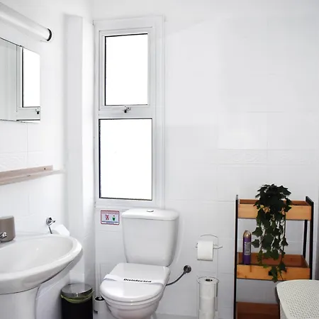 Apartman Sunny Rooftop In 91sqm Terrace Delight! *